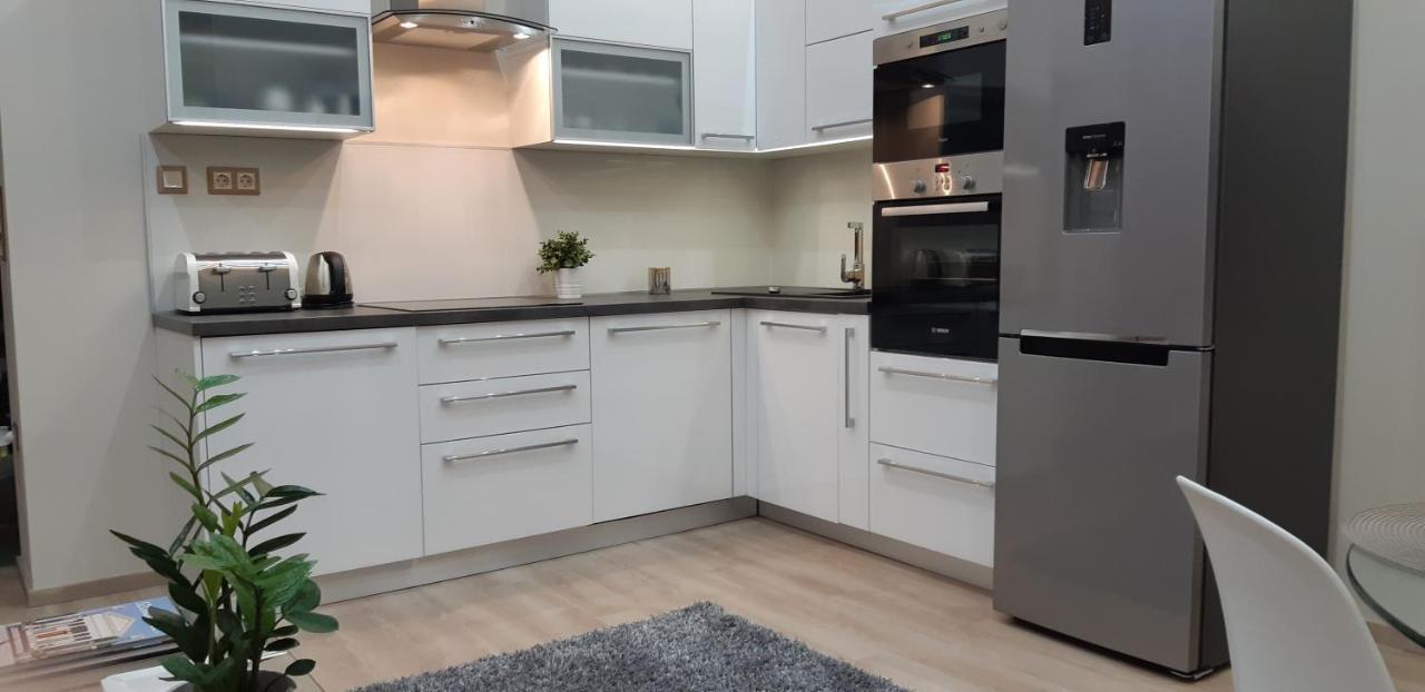 Modern, Quiet & Cozy Apartment In The Middle Of Downtown Near Danube At Fashion Street Budapest Ngoại thất bức ảnh