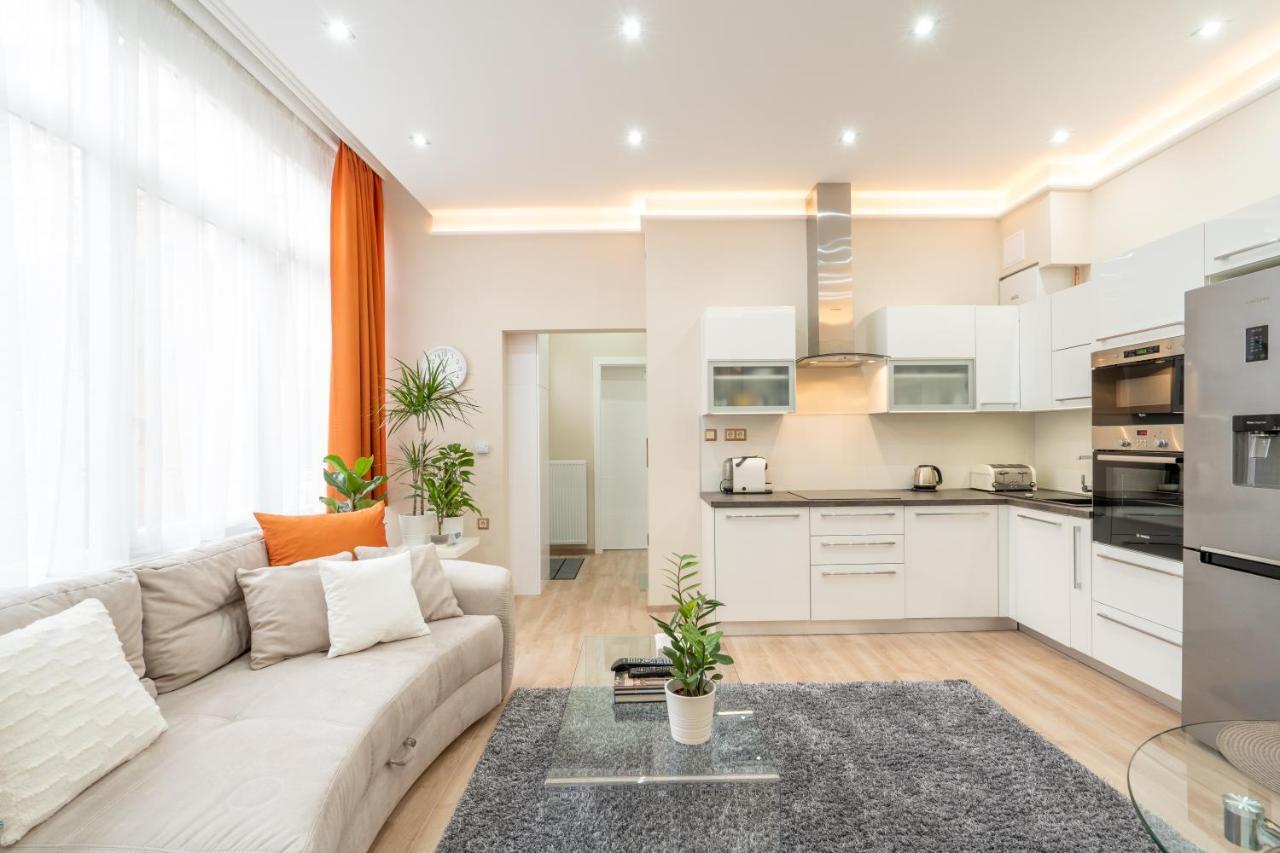Modern, Quiet & Cozy Apartment In The Middle Of Downtown Near Danube At Fashion Street Budapest Ngoại thất bức ảnh